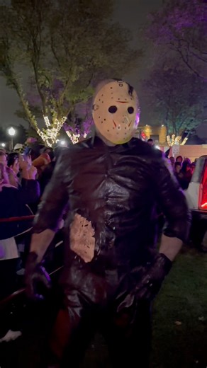 Let’s celebrate Friday the 13th with some Freddy vs Jason action! Only this time in a hearse match! #freddyvsjason #fridaythe13th #horrorfan | Wilkes Family Halloween Displays