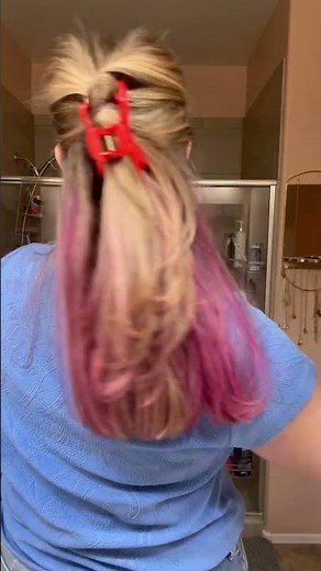 (Review) So cute! See it in my hair. The BEST Christmas accessory | Kitsch