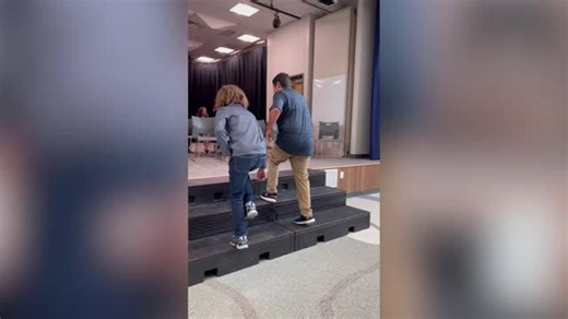 Father's 2000-mile surprise for son's 5th grade graduation