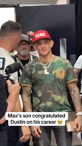 386K views · 111K reactions | What a moment backstage as Max Holloway’s son congratulated Dustin Poirier on his career ❤️凉 | ESPN MMA | Facebook