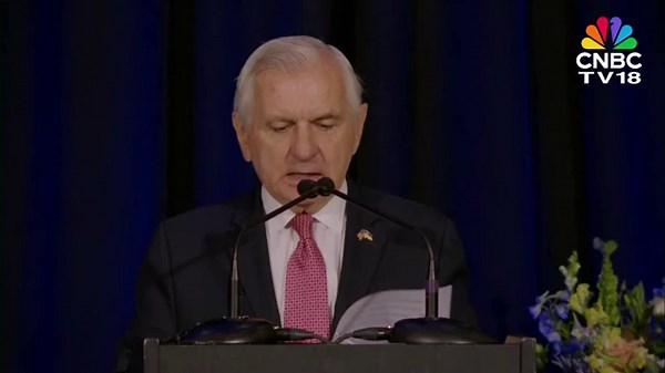 Jerome Powell LIVE: Federal Reserve Chair Jerome Powell Speaks On Economic Outlook | Rate Cut | N18G