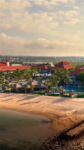 ✨ Sunsets over golden sands, private villas with plunge pools, and a spa where time seems to dissolve — @conradbali is designed for couples who crave both seclusion and style. Set on 350 metres of beachfront and seven hectares of gardens and lagoons, this Nusa Dua hideaway offers suites and pool villas that feel like your own private sanctuary, with star-lit dining, infinity-edge pools, and the kind of thoughtful touches that turn a stay into a story you’ll always remember. Indulge at the reimag