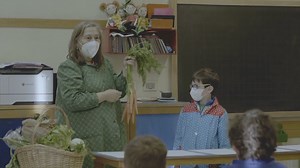 The life and works of Maria Montessori experienced a renewed interest in recent years. The education of children and adolescents becomes central in these years of epochal changes. It turns out how the Montessori Method, conceived almost a hundred years ago, continues to be crucial for an education that aims at the self-sufficiency of children. From practice, from daily work, we will be able to trace the life and thought of Maria Montessori. Not a biography, therefore, or rather not only: the por