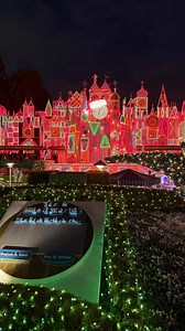 It’s a Small World Holiday” opened a day early! 🌎🎄 This festive seasonal overlay of the classic Disneyland boat ride transforms the beloved attraction with thousands of twinkling lights, cheerful holiday music, and decorations celebrating winter traditions from around the world. • • • #disneyland #disneylandholiday #disneylandholidays #disneylandresort #disneyparks #disneyig #disneygram | The DIS