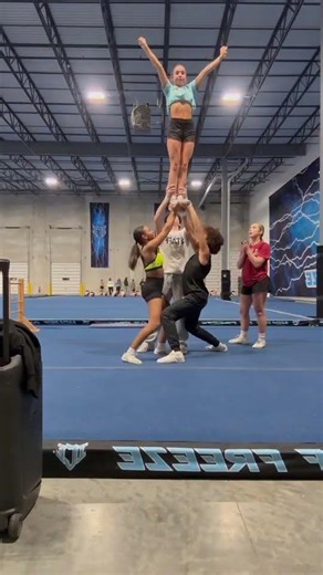 Full around, and Inversion to 2 feet!!💪🫶 #allstarcheer #strength #stunt