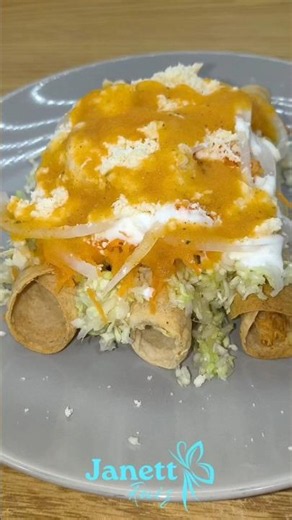 super quick and delicious chicken flautas 👌🏻🩷 #homemaker #foryou #fyp #recipe