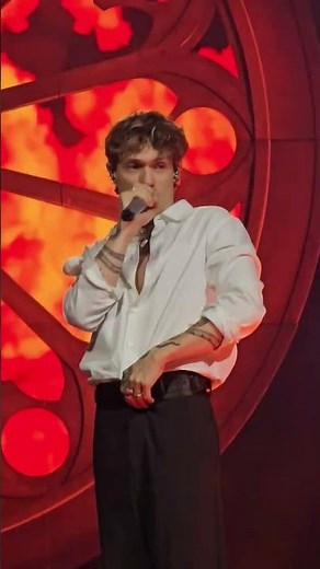 IRAMA canta '5 gocce' a San Siro