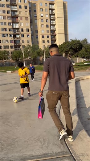 No dijo banda y se llevó su iPhone 📲 🎁@boxera.pe #fyp #parati #peru #apple #boxera #celulares #telefono #contenido #regalo | Diego Marcelo