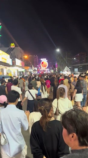 Pattaya beach road firework 2025 #pattayavlog #fyp #travelvlog #beachroad
