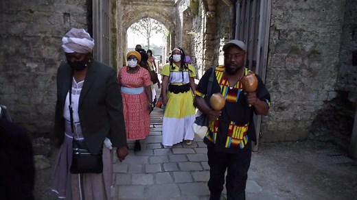In October 1796, ships from the Caribbean brought 2,512 prisoners of war to Portchester Castle. Records show 2,080 of the prisoners were black. A new exhibition at the site chronicles their lives. Cultural descendants of those held captive recently travelled thousands of miles to visit the castle, retrace their ancestors' steps and recover a lost piece of their history. You can read the full story, here: https://bit.ly/2XkeFOt | The News, Portsmouth