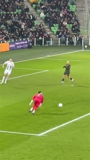 Save Etienne Vaessen #football #goalkeeper #fcgroningen #soccer