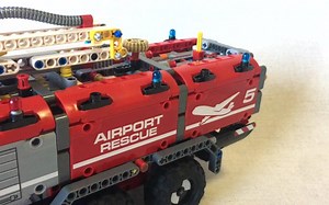 乐高 科技 42068 机场救援车 LEGO Technic 42068 Airport Rescue Vehicle