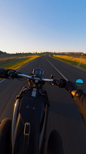 91K views · 6.8K reactions | Chasing the sunset, feeling the power of the ride. The Triumph, the road, that exhaust note, and our tank pouch to keep it all together.  Video: @eggs.scrambler #tripmachine #tripmachinecompany | Trip Machine | Facebook