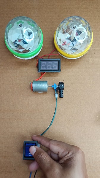 Mini GearBox Coreless Motor Powering Into 2 Dj Disco Light & Voltmeter #shorts #dcmotor