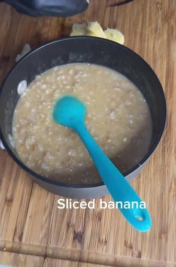 Peanut butter banana oats Warm, simple, and satisfying