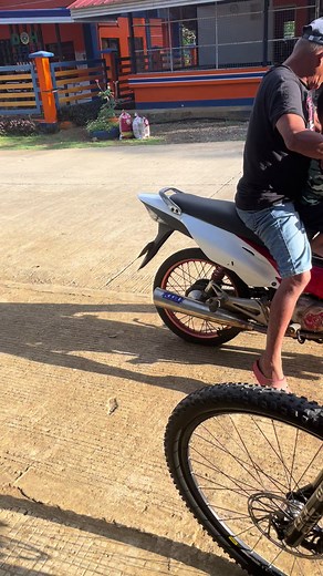 4-valve streetbike concept: Naka pampalenke build si lolo
