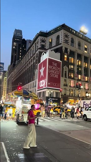 Macy's in New York City: The World's Largest Store - ‪@NingD‬