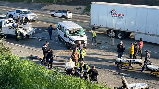 Morning commute on Highway 99 in Fresno snarled due multi-vehicle crash