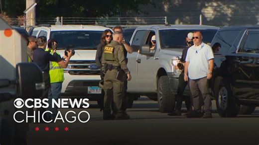 Kristi Noem visits Broadview ICE facility as Pritzker says "Illinois is not a photo opp"