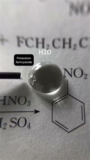 🌌 Chimie Cosmique : Quand des Gouttes d’Eau Créent des Galaxies !