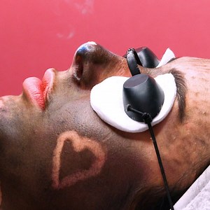 Carbon Laser Facial! aka “Hollywood Facial” or a “China Doll” treatment!!!Advanced technology. Outstanding results | MetDaan Makeup