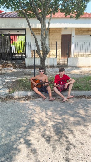 Traje del paris version acustic @Joaquín Da Rosa . . . . . #fyp #guitarra #paratiiiiiiiiiiiiiiiiiiiiiiiiiiiiiii #greenscreen #amigos