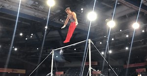 Watch Sam Mikulak on high bar in podium training