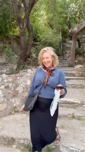 ✨ This video cracks me up! On our recent trip to Athens~ my dear friend and travel companion @emgeeme caught me red handed trying to get a couple emails done on a wondrous city walk. Busy entrepreneurs on the road~ every moment counts…work and pleasure, what a fabulous mix. Suprised I didn’t stumble down the ricketty stairs in the biggest Greek tragedy of all. 😂 #loveyouathens #workontherun | Lucinda Light