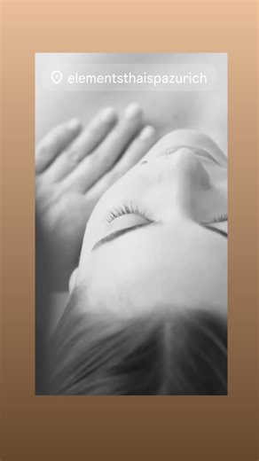 Thai-Bio-Öl Anti-Stress-Massage in Zürich – 99 CHF Nach einer Woche Zürich haben Nacken, Rücken und Kopf genug. Unsere Thai-Bio-Öl Anti-Stress-Massage verbindet traditionelle Thaimassage mit 100 % natürlichem Bio-Öl und hilft, Stadt- und Büroverspannungen vor dem Wochenende abzubauen. 👉 Heute, Freitag, in Zürich von 10:00–20:00 Uhr 👉 Thai-Bio-Öl Anti-Stress-Massage: 99 CHF Jetzt online Termin wählen und entspannt ins Wochenende starten. #zürich #thaimassagezürich #thaiölmassage #bioöl #antistr