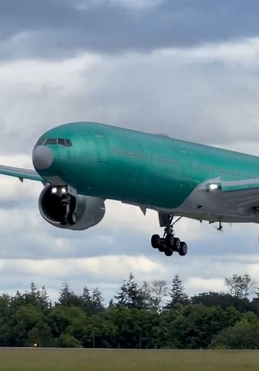 Lufthansa’s First Boeing 777X Completes Second Test Flight