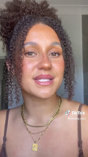 Sunscreen Hack for Easy Reapplication Over Makeup