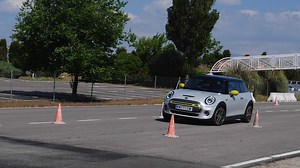 MINI Cooper SE Moose Test Result Is Good, But No Match For Cooper S Or BMW i3