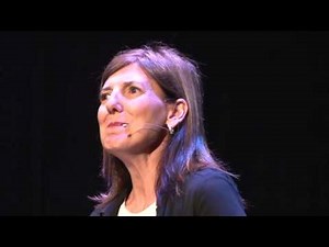 Desdramatizar la discapacidad | Ana Clara Tortone | TEDxUCES