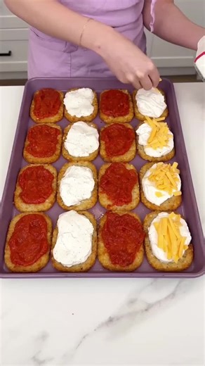 Your family will love this easy appetizer! I make hashbrown snacks for game day#recipe #easyrecipe #clamchowder #cooking #trending