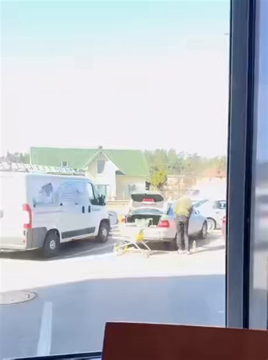 🔥🚨WATCH: This man put vegetable oil in his gas tank as a more affordable alternative to diesel.