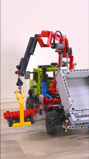 LEGO 42242 Design | LEGO Mercedes Benz Unimog U 5023 Crane | Showcase 42242 LEGO Technic 2026