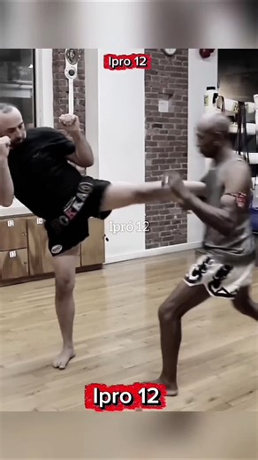 Muay thai Elbow #streetdefence #selfdenfense #muaythai