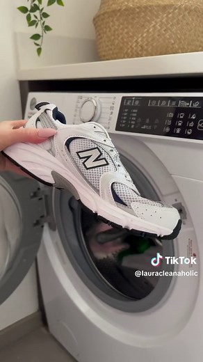 Make your trainers look box fresh smell divine👟😍 I use the delicate 20c /800 slow spin wash cycle #CleanTok #cleanwithme #newbalance #laundrytipsandtricks #laundrytoks