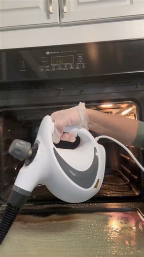 Removing stubborn grease from the oven! #stovecleaning #kitchenreset #deepcleaning #satisfyingclean