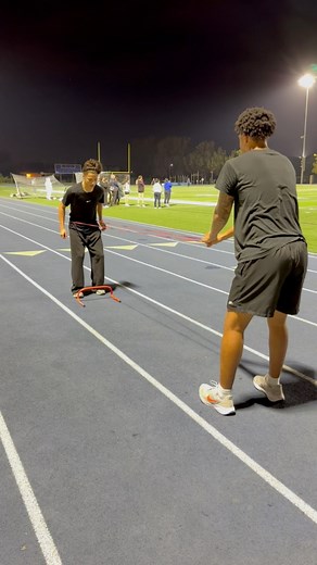 🧩 BAND-ASSISTED POWER REBOUND 🤑🚀 🧪 Resistance on your back, assistance pulling you forward — the ultimate contrast drill. Explode forward over the mini hurdle, then control the rebound backward against the pull. 🧬 Develops acceleration, deceleration, and rebound power — every rep challenges control and speed at once. 💬 Comment “BUILD” to take your training and performance to the next level! 🚀 👇 FREE GAME 🤝🫡 INDIVIDUAL / GROUP / TEAM PROGRAMS IN-PERSON OR BODY BY G24 APP 🌎📲 🔬 acceler