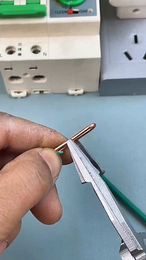 23K views · 85 reactions | Connecting singlecore wires together. | The Simple DIY | Facebook