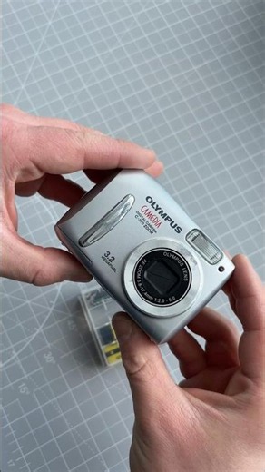 Classic Y2K digicam OLYMPUS Camedia C-370 📸 #shorts