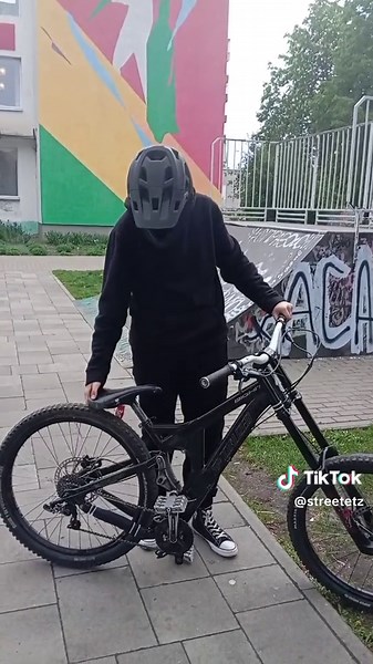 Marzocchi Bomber: The Iconic Downhill Bike