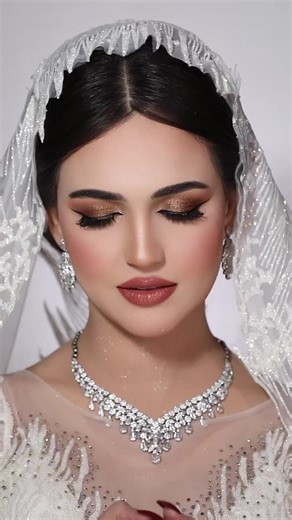 Turkish Makeup Transition featuring Aiza Khan