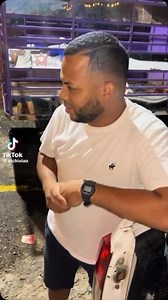 Jeeee NO COMA CUENTO, es un MONSTRUO y la cara lo ayuda, es un mueble fino: bien acabao. RECUERDEN: “UNA NUEVA ESCOBA PUEDE BARRER BIEN, PERO LA VIEJA….se sabe todos LOS RINCONES. No es mas hombre el que enamora a muchas mujeres, sino al que enamora muchas veces a la misma mujer………. Jeeeeeeeeeeeeeeee gracias muchas gracias | Eric Espino