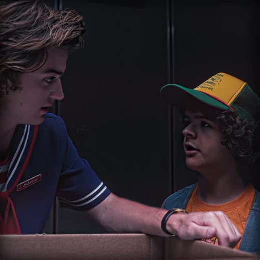 DMX_BLOOD on Instagram: "Follow For More 🤔 🇯🇵 日本では、人々の足跡が電気に変わる！⚡ 圧電タイルを使って、一歩ごとに小さなエネルギーを生み出します。 何百万人もの人々の歩みが集まると、渋谷駅のような場所でLEDライトやディスプレイを動かすことができます。 動きをクリーンで再生可能なエネルギーに変える——持続可能でスマートな都市づ"