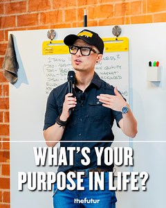 Unwrap Your Gift & Share It With The World 🎁🌎✨ Ever heard the saying, “Your purpose in life is to discover your gift and then give it away”? 🌟 It’s about embracing both your strengths AND weaknesses, because your true gift lies in their unique combination. 🔄 Think of Lizzo, who owns her presence and inspires millions by just being herself, or the DJ overcoming physical challenges to spread joy through music. 🎶💪 They’ve found their gifts and are sharing them on a grand scale, empowering oth