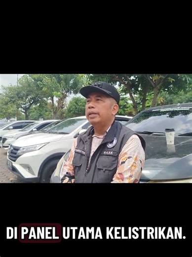 Kepala BPBD Karawang, Usep Supriatna, mengatakan pihaknya menerima laporan kebakaran sekitar pukul 05.30 WIB dan langsung menuju lokasi. Dalam waktu 15 menit, tim BPBD sudah tiba dan berhasil memadamkan api. “Tidak ada korban jiwa dalam kejadian ini. Api berhasil dipadamkan di panel utama kelistrikan, bangunan rumah sakit terselamatkan, hanya beberapa kabel panel yang mengalami kerusakan,” ujar Usep. Ia menambahkan, BPBD bersama PLN turut membantu dengan menyalurkan genset untuk mendukung operas