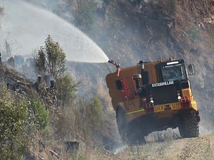 Homes destroyed, more at risk as Australia bushfires continue to burn out of control