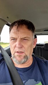 Ek reis. Hoog en laag.. Wat doen jy? * To English readers: I'm traveling in the coastal south of South Africa. I prefer travelling alone. Here I'm on my way to some of the last concerts for 2021. Yes, I look like I need sleep. | Steve Hofmeyr
